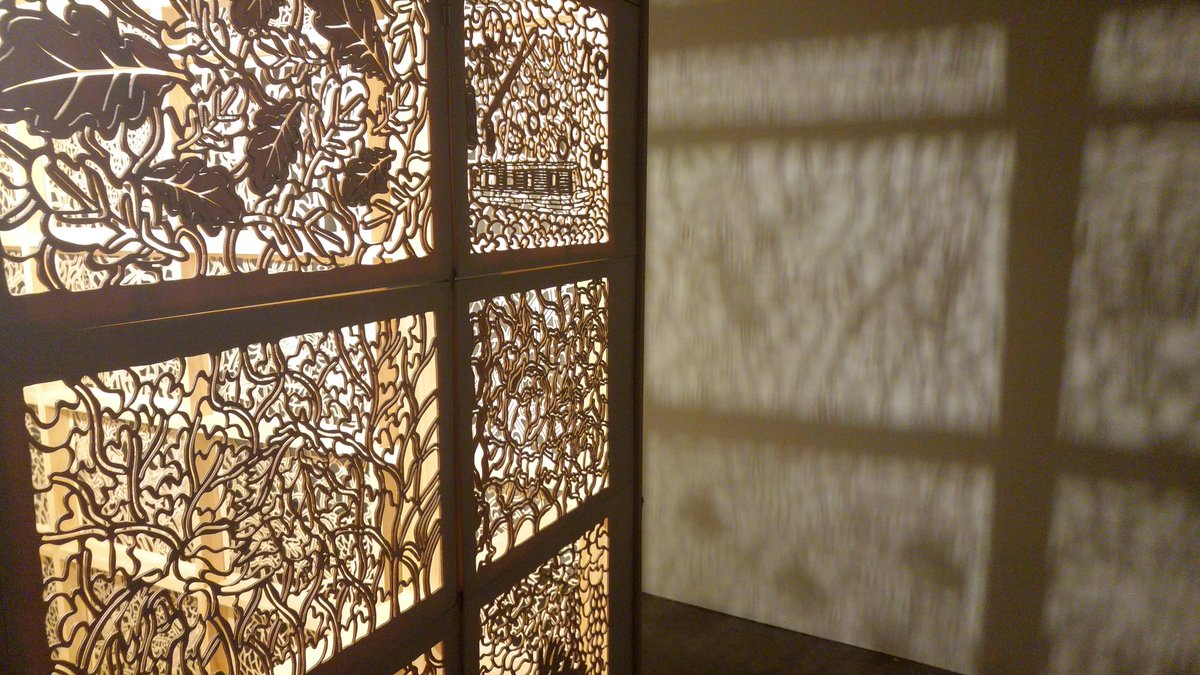 1JoeyRichardson's tweet photo. Installation finally finished. Playing with reflections @tightdegreeshow https://t.co/42iROokKSW