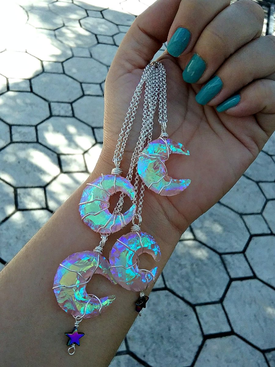 AlmosDesigns's tweet photo. 15%off all #jewelry until Monday at Midnight https://t.co/X1rL3qW77k  #moon #bohojewelry https://t.co/5ZRGpPVZw9