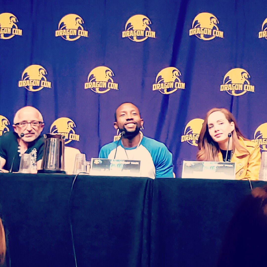 WhitWhit280's tweet photo. Had a blast at the #LostGirl panel at @DragonCon ! https://t.co/3qcPxaTIEc