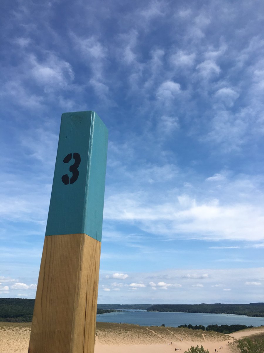 CALaPrairie's tweet photo. Michigan... home of endless breathtaking views. 😍 #PureMichigan #spontaneousadventures #sleepingbeardunes #milesofclimbing https://t.co/F4pEVopmdR