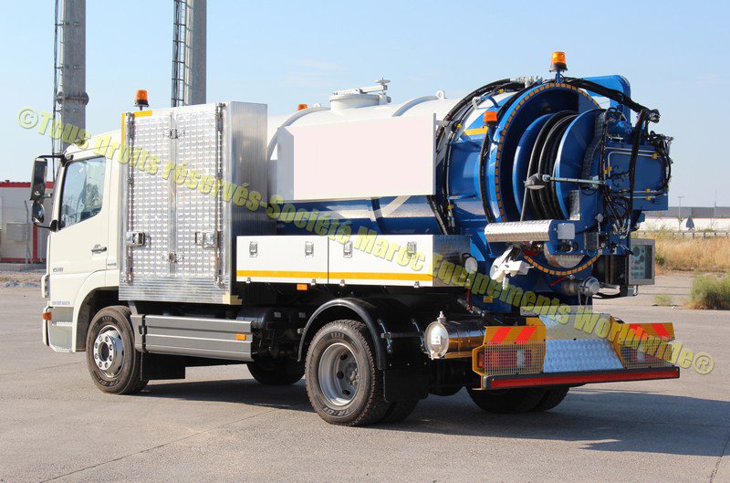 MarocEquipement's tweet photo. Le combiné hydrocureur est un équipement destiné pour faire des travaux  lourds d’aspiration et curage des canalisations d’égouts ainsi que le  nettoyage hydrodynamique par l’intermédiaire d’une pompe à vide et d’une  pompe à haute pression actionnée par circuit hydraulique. https://t.co/FkjOqFlogk