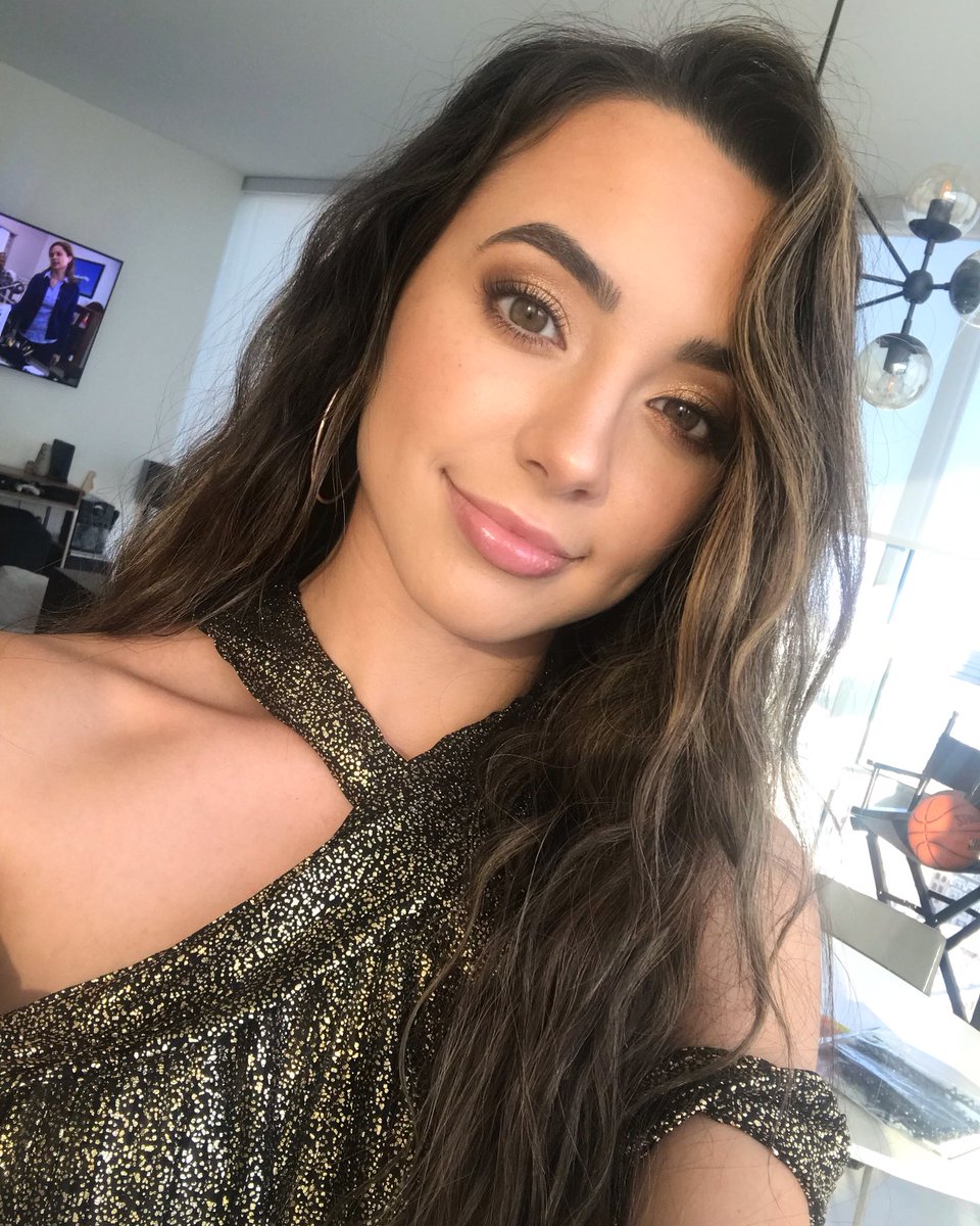 veronicamerrell's tweet photo. Feeling happy 😊 https://t.co/wJH2KhqBip