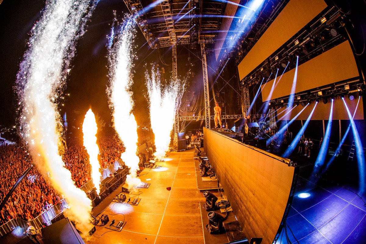 MIAFestival's tweet image. .@Diplo is #MadDecent on the Liberty stage 🔥🔥🔥 🇺🇸Tune in at TIDAL.com/MIA #MadeInAmerica #TIDALXMIA