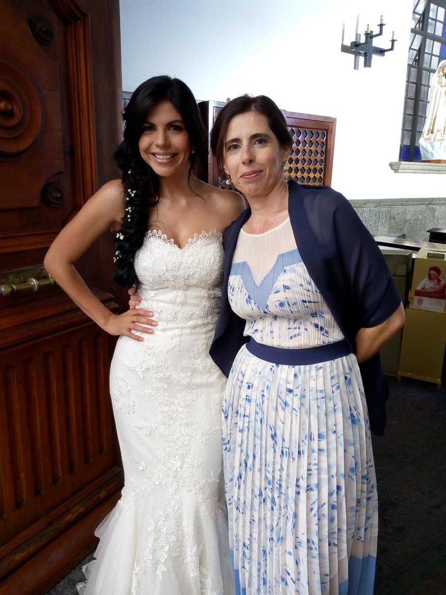 Gracias 💗 mi querida <a href="/afri_zavala/">Africa Zavala</a> ...un honor compartir contigo. Eres una bella persona por dentro y por fuera. Éxito en tus nuevos proyectos. 🤗🤗♥️👏👏