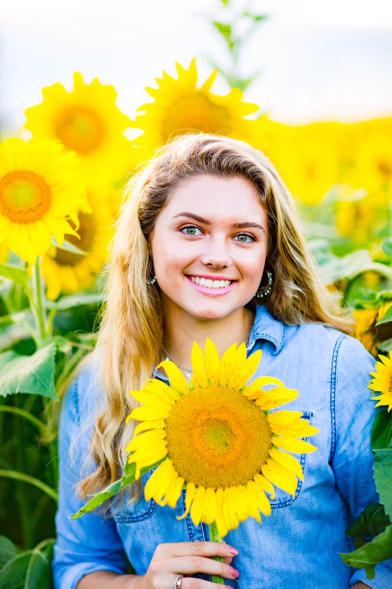 KKosPhotography's tweet photo. Another gorgeous senior session! https://t.co/QvbHwvwHTO