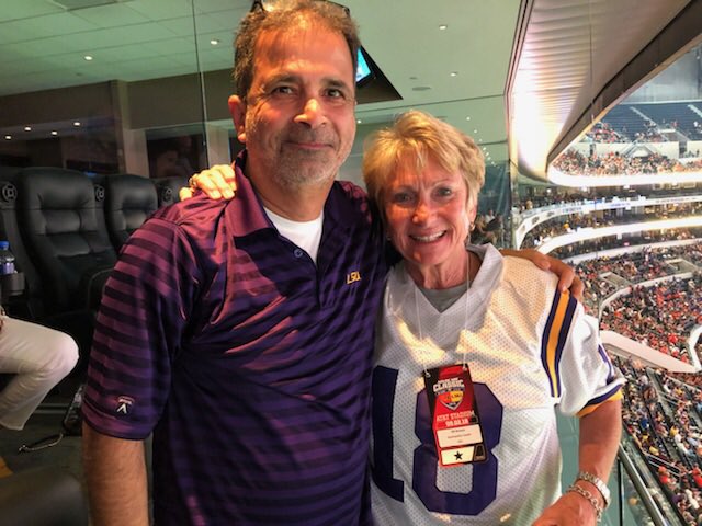 BunnieGene's tweet photo. @Rmahmo with @LSUgym legend DD Breaux 💜💛🐯GeauxTigers #FearRon https://t.co/wIXAEi0Bo4