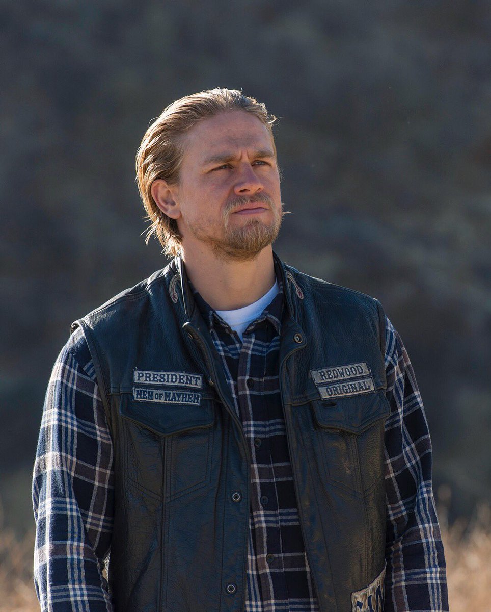 Charlie Hunnam tweet media