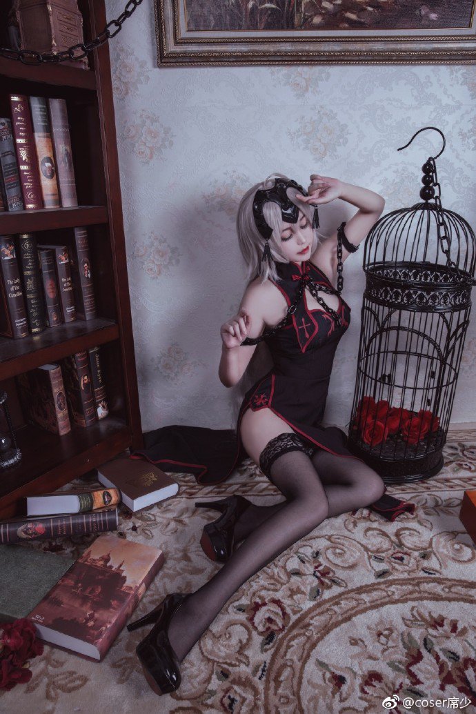 toCaused's tweet photo. 黑贞cn：席少（原po）
妆面：自理
摄影cn：淡淡Photo  
#Cosplay 
#コスプレ https://t.co/TZRGMcbhgD