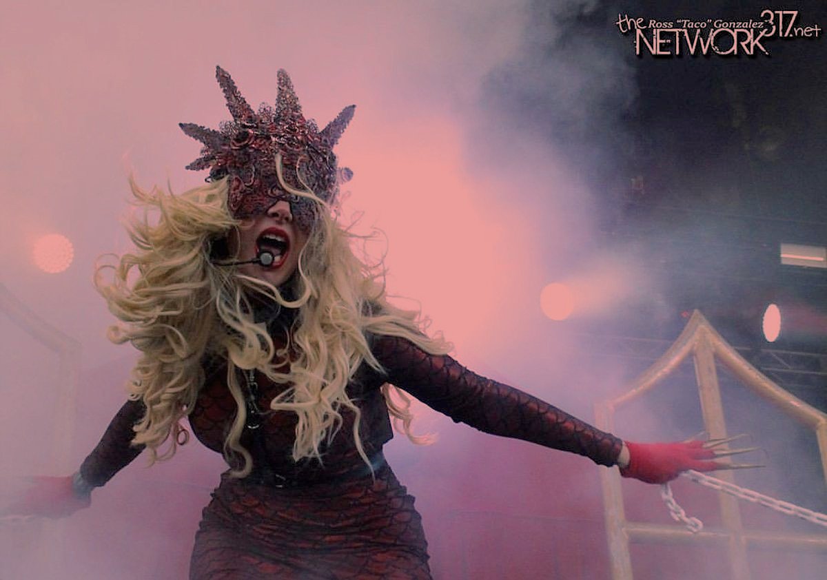 itmhungary's tweet photo. #mariabrink #blood #inthismoment #returnofthedreadstour #korn #robzombie https://t.co/tdZ5N6qYzq