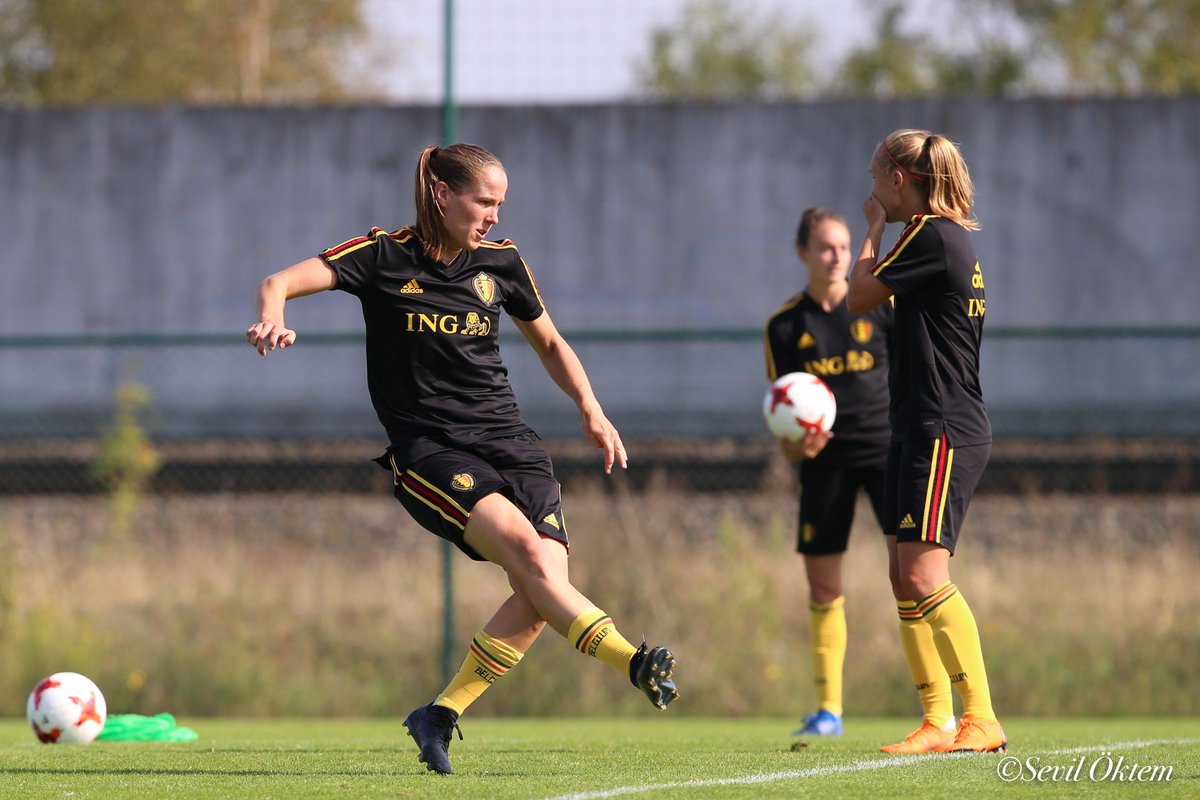 BelRedFlames's tweet photo. Focus ! Some 📸 of yesterday's training in our @BelgianFootball Centre 🙂

⚽️ Today 11:00 training @OHLeuven 
🥅 Tomorrow 17:00 🆚 @Vivo_Azzurro !!

Join us ! Tickets only 5€ online 😲😉
👉 https://t.co/OdW167PJzA 🇮🇹

#BELITA #FIFAWWC
#REDTOGETHER 🔥 https://t.co/ewU1tsA0He