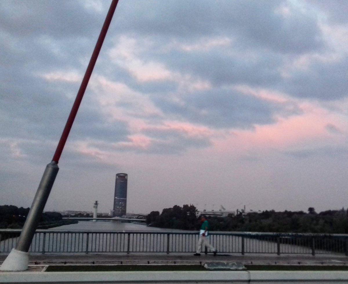 Amaneceres ciclistas y ventajas de trabajar en la Cartuja
<a href="/SevillaEnBici/">SevillaEnBici</a>