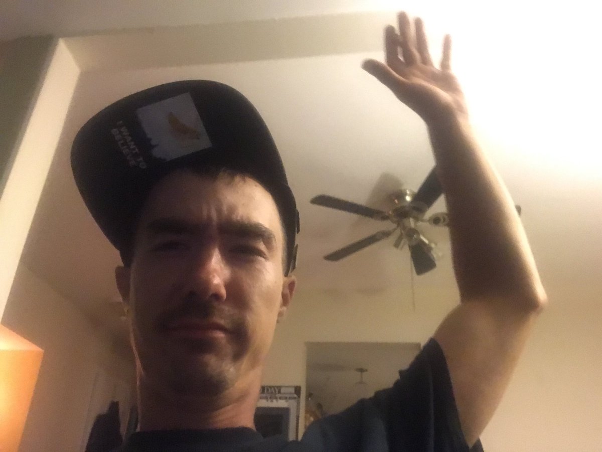 DJMeatpopsicle's tweet photo. #weird who wants to get weird? https://t.co/lorPHuqgl0