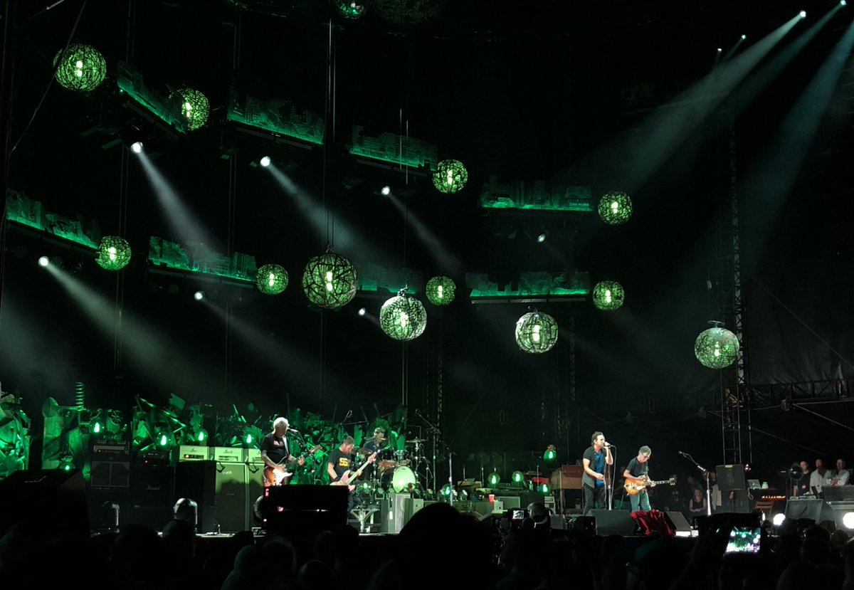 himollynooo's tweet photo. Boston night one https://t.co/Uwyu3FmHGN