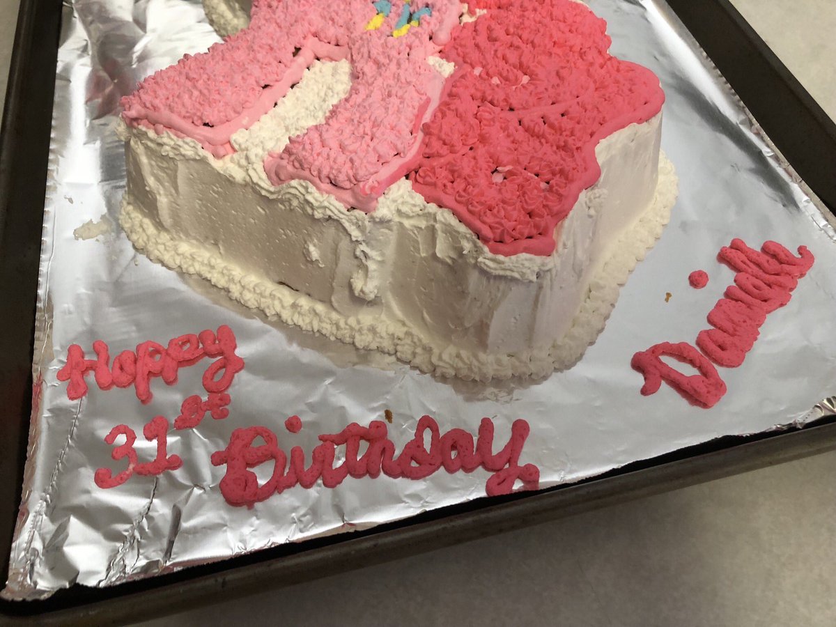 rubiowolf's tweet photo. My (only slightly late) birthday cake, courtesy of the bestest mom ever!βΊοΈβ€οΈπππ°
#happybelatedbirthdaytome #birthdaycake #mlpfim #pinkiepie #MyLittlePony #MLP #brony @AndreaLibman #bronies #imonly31 https://t.co/D3jPI0bQbF