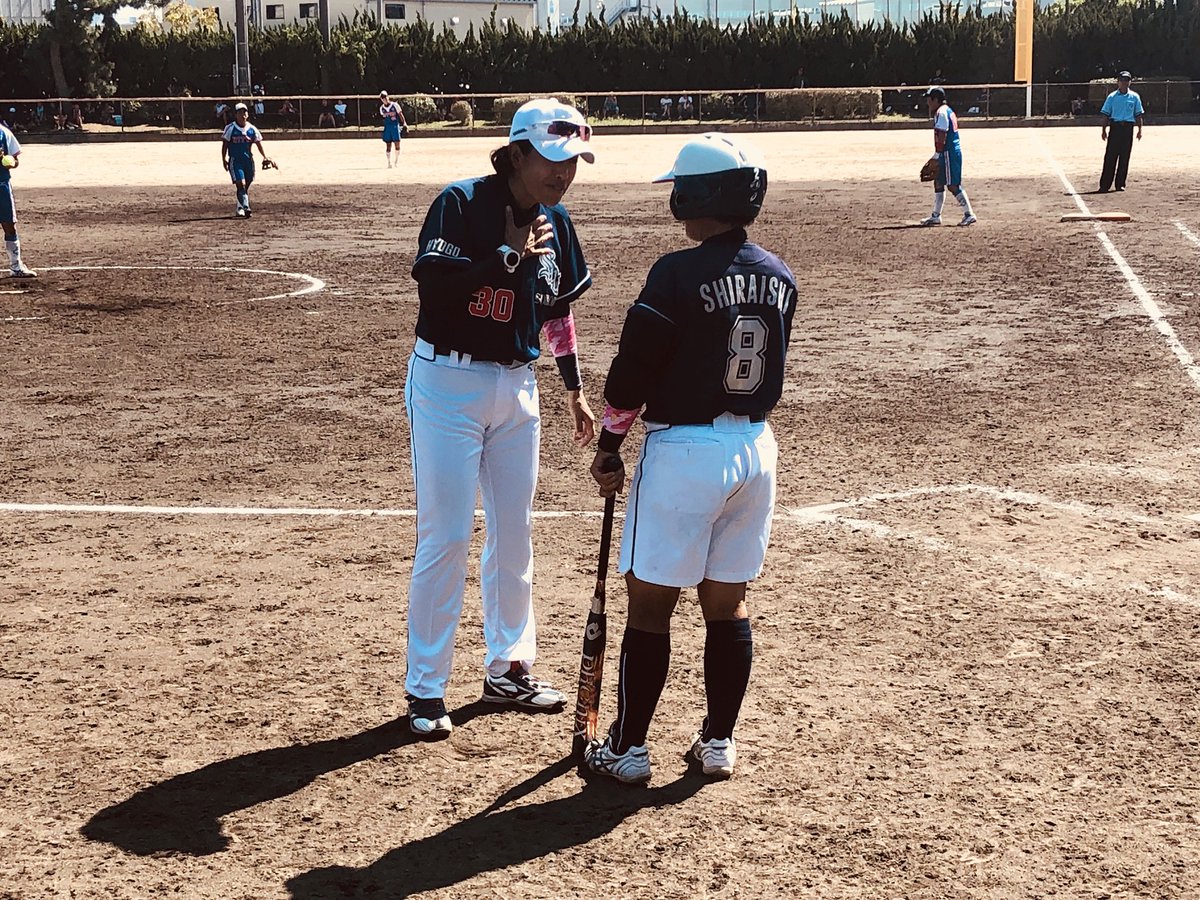 全日本大学ソフトボール連盟 در توییتر 第53回インカレ女子 第４日 会場 専光寺第２球場 第３試合 決勝戦 園田学園女子大学 対 日本体育大学 ６回表 園田学園女子大学の攻撃 ５番 下山 絵里がヒットで出塁 ６番園部が送り 代打 白石 望美がライト前ヒットで一点