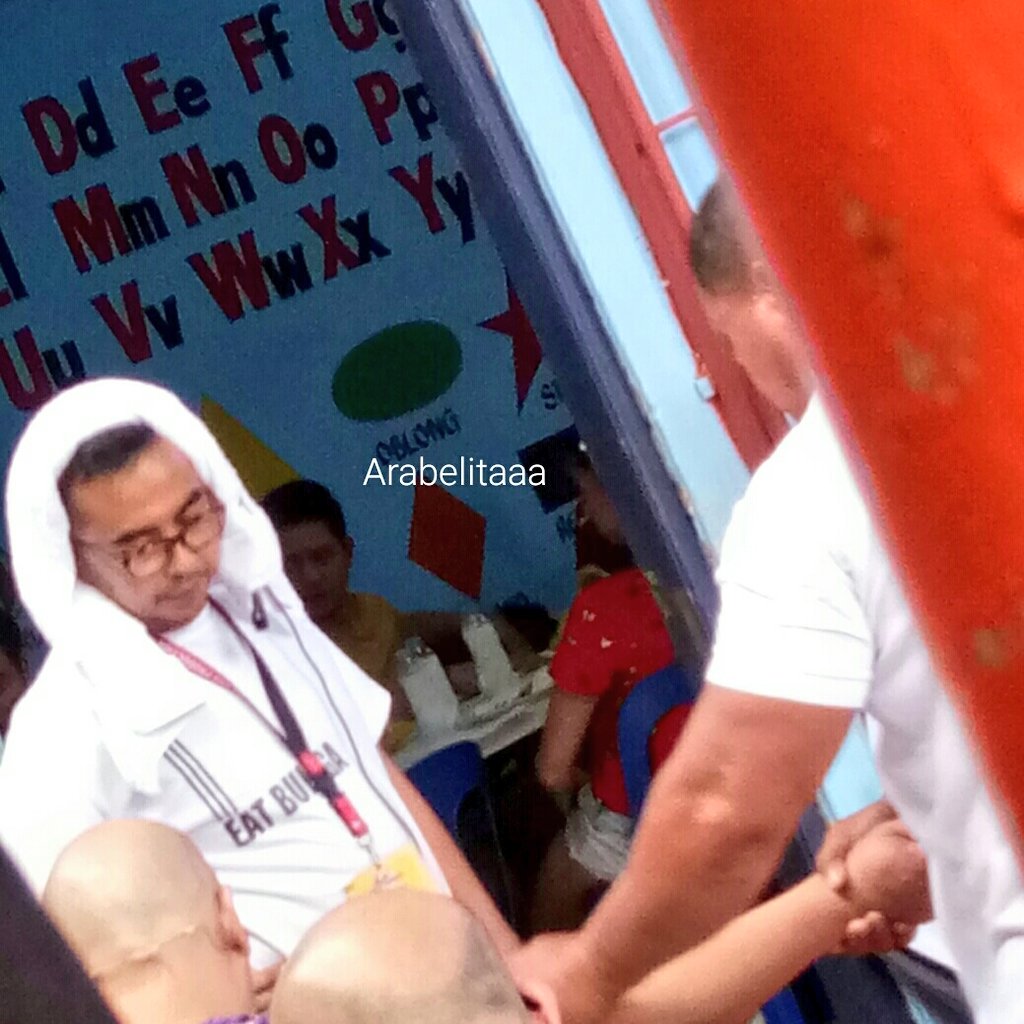 Arabelitaaa's tweet photo. Ang akin lang naman, PARA AKONG MAY GINAGAWANG MALI DITO. NAKAKAABALA BA KO HAAAAA.

@aldenrichards02 @mainedcm 
#ALDUBParaSaAkin https://t.co/0l1d4Ij4fO