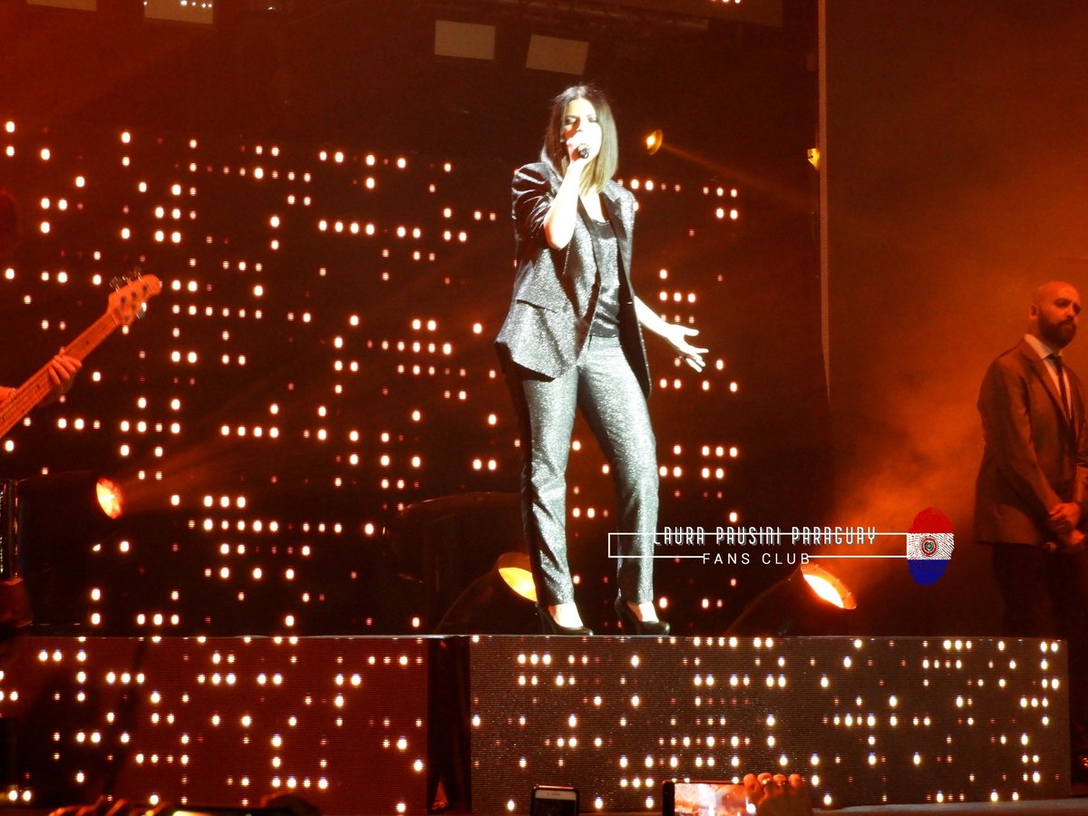 LauraPausiniPy's tweet image. @LauraPausini - #haztesentirworldtour #LunaPark - #BuenosAires #Argentina Jueves: 16/08/2018 21 Horas 😍🇦🇷🇮🇹🇵🇾