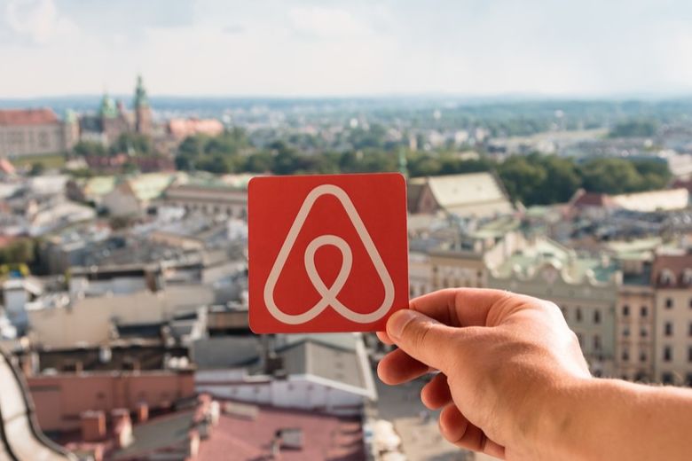 ZharaHS's tweet photo. Are Travelers Falling out of Love With Airbnb?
https://t.co/63JYNxPLp2 https://t.co/KR3EwKRPIy
