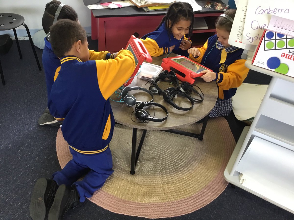 zey0212's tweet photo. 1Y/S are doing lots of learning in their reading groups this term! Great to see students working hard keep up the great work 1Y/S @Dimiti12 https://t.co/42l1K5M8bs
