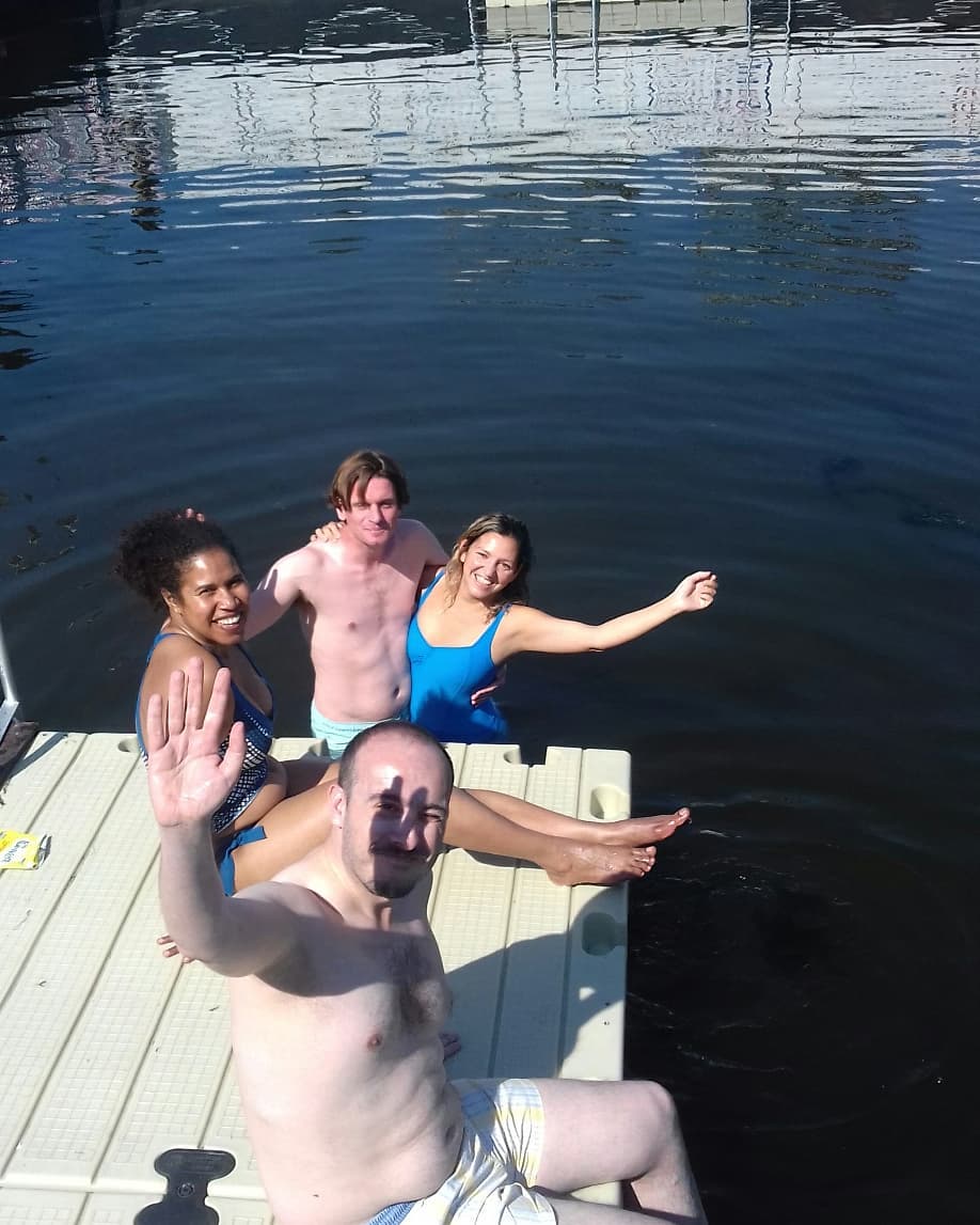 MarietaEvans's tweet photo. Birthday Weekend & Farewell to the Summer at @YourRoyalDocks #DockBeach & #DockPool with my #London #Docklands Family. Viva la Conexion Latina. Hope the Beach & Lido come back next summer...up next, what about a Docklands WinterWonderland? ⛄️⛸️🎊🎅🎄(& chestnuts please) https://t.co/LSHAh8DeIE