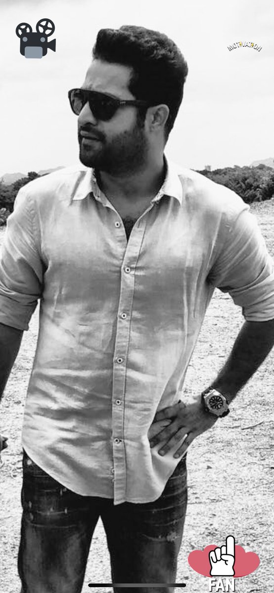 MusicThaman's tweet photo. Lots of respect and regards to dear @tarak9999 Anna 
We r with U anna ♥️
Love u for ur dedication ✨✨✨✨✨
More strength and power to U 
Anna Back on sets #AravindaSamethaVeeraRaghava https://t.co/HqHCY78JdF