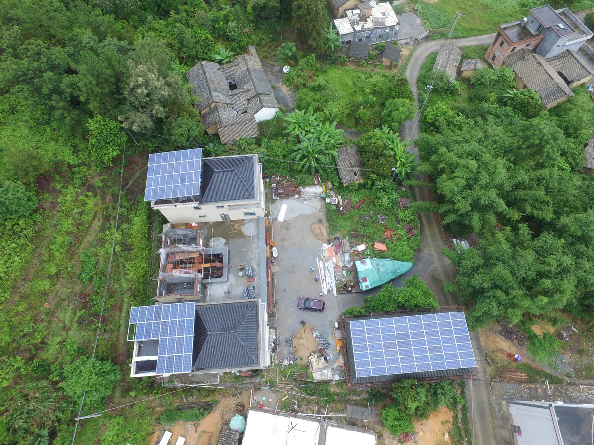 proadudio's tweet photo. #sinpogroup just finished #rooftop #solarpowerplant project with 40kwp
#rooftop #roofsolar #rooftopsolarpowerplant #solarpowerplant #solarinstallation #solarpowered #intersolar2018 #expo2018 #energiasrenovables #energiasolar #photovoltaik #saopaulo #southamerica https://t.co/Z36jssd2gg
