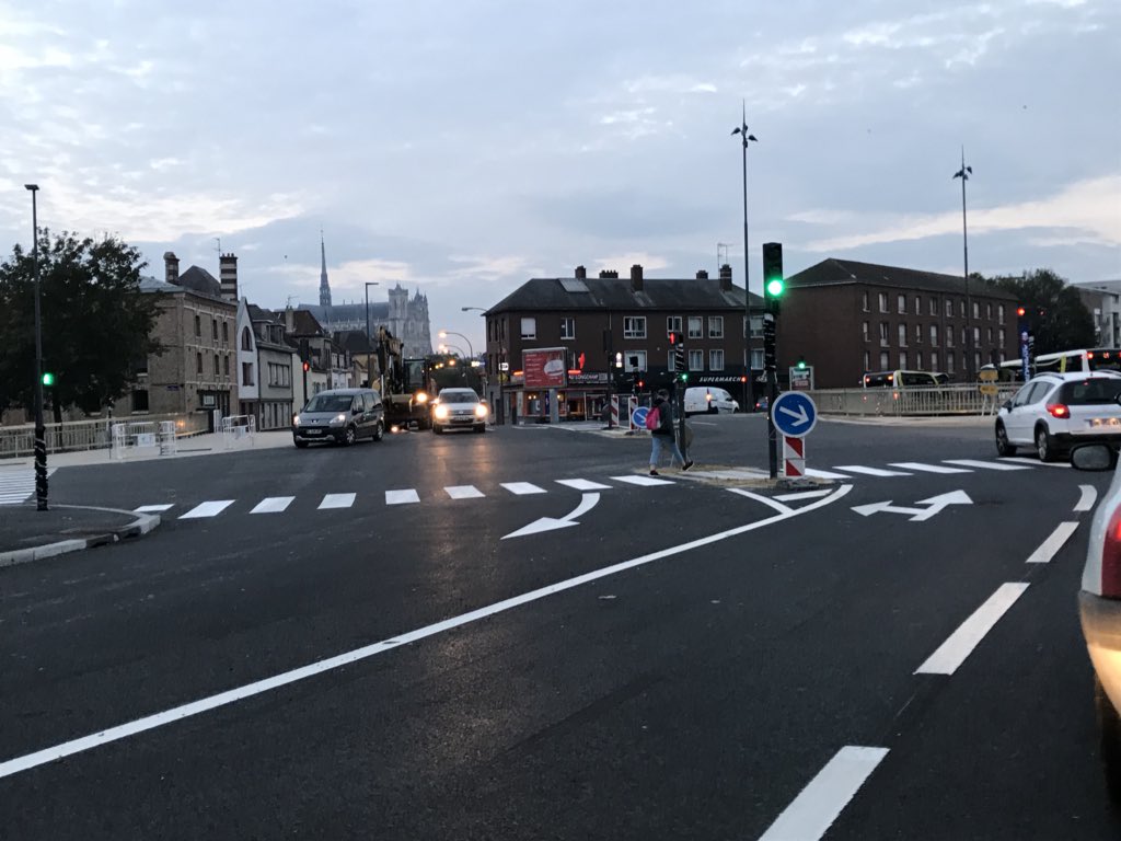 Seb_Delescluse's tweet photo. Jour de rentrée à la #Citadelle #Amiens : ouverture de l’avenue du Général de Gaule avec sa voie propre aux bus pour desservir ce nouveau site universitaire @upjv @ametis_info https://t.co/2P62toStai