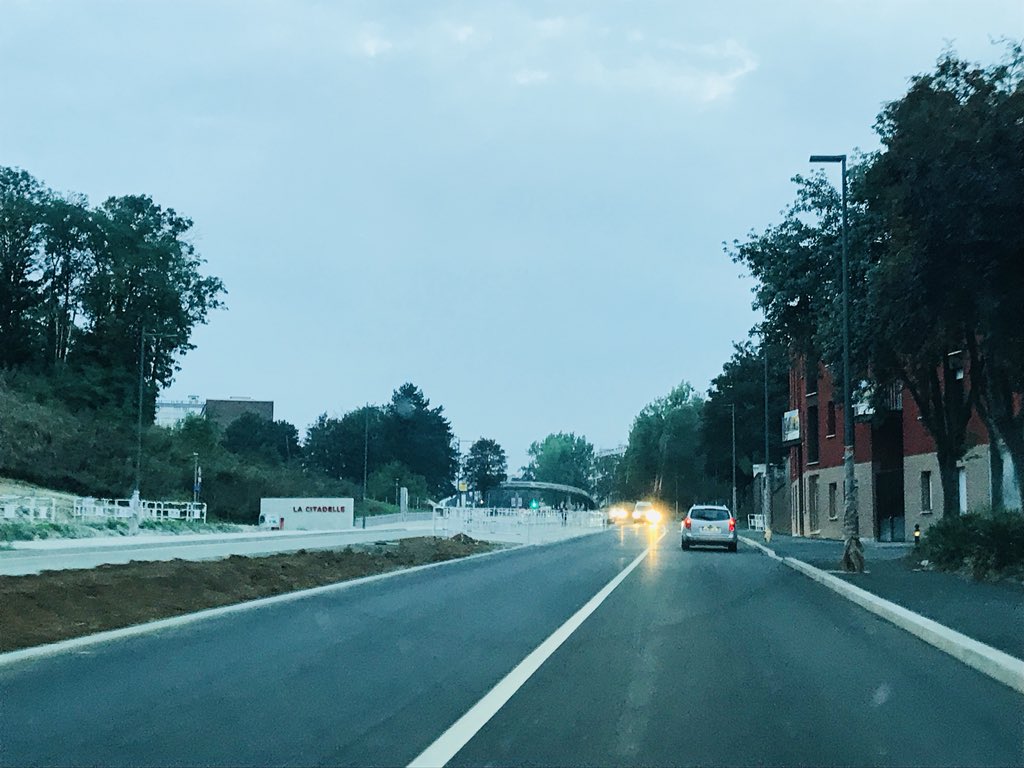 Seb_Delescluse's tweet photo. Jour de rentrée à la #Citadelle #Amiens : ouverture de l’avenue du Général de Gaule avec sa voie propre aux bus pour desservir ce nouveau site universitaire @upjv @ametis_info https://t.co/2P62toStai