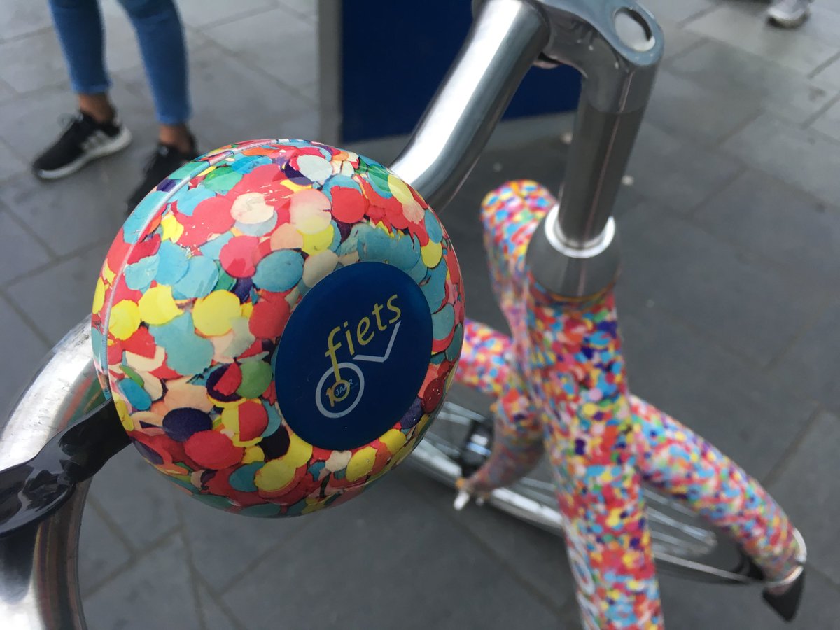 Vandaag krijg ik een feestfiets. Een vrolijk begin van de dag.