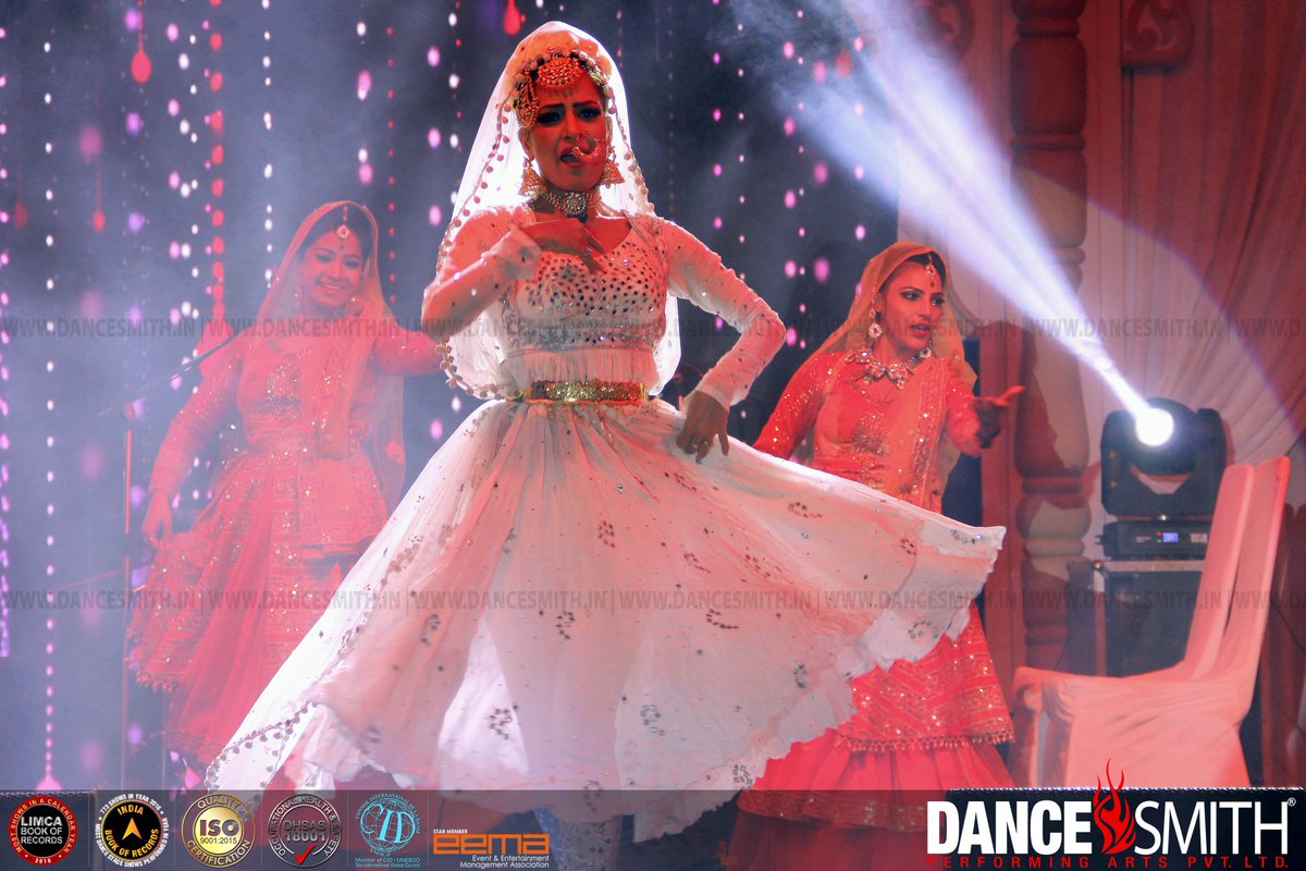 DanceSmithIndia's tweet photo. Team @DanceSmithIndia Performance to execute a elite and beautiful evening.
#Dance #DancePerformance #StagePerformance #SatgeShow #Shows #Event #Entertainment #DanceSmith https://t.co/JVvu2TlpB3