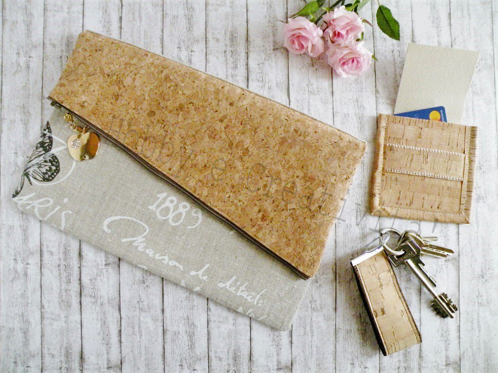 Magiapietre's tweet photo. E' ora di pensare ai nuovi accessori per l'autunno. L'ideale è la pochette in sughero da portare a mano #handmade #diy #faidate #fattoamano #sew #seewing #cucito #cucitocreativo #tutorial @necchi_official https://t.co/MIBe4kkaSt https://t.co/DiC4HxyJJD
