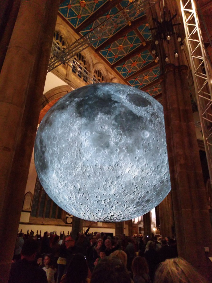 Amazing evening visiting the Hull Freedom Festival Friday night.
#Hull #freedomfeastival #FreedomHull #hullminster #HullRebels #Moon
