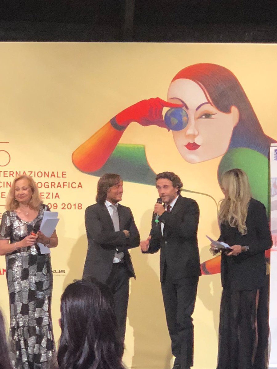 comunevenezia's tweet photo. #venezia75 🎞️

L’assessore @PaoloRomor ieri sera al #Lido alla cerimonia di premiazione 🥂 della 16. edizione del @PremioKineo, evento speciale collaterale della #mostradelcinemadivenezia, promosso dal @TurismoMiBACT per valorizzare il cinema italiano 🎥 https://t.co/leNFl8907h