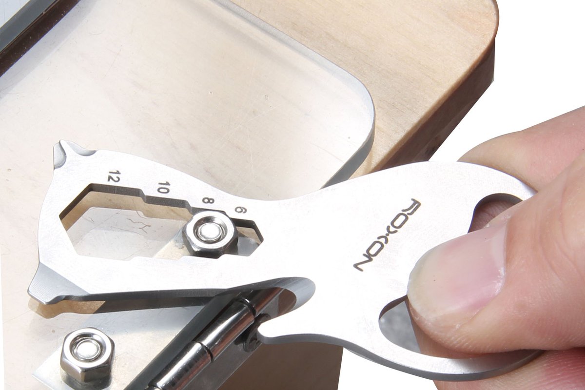 roxontool's tweet image. This small drinking buddy is your go-anywhere companion. If youre the type to always have an everyday carry on hand, then the football shape multi keychain tool belongs in your pocket.  #Roxon #keychainmultitool #outdoors