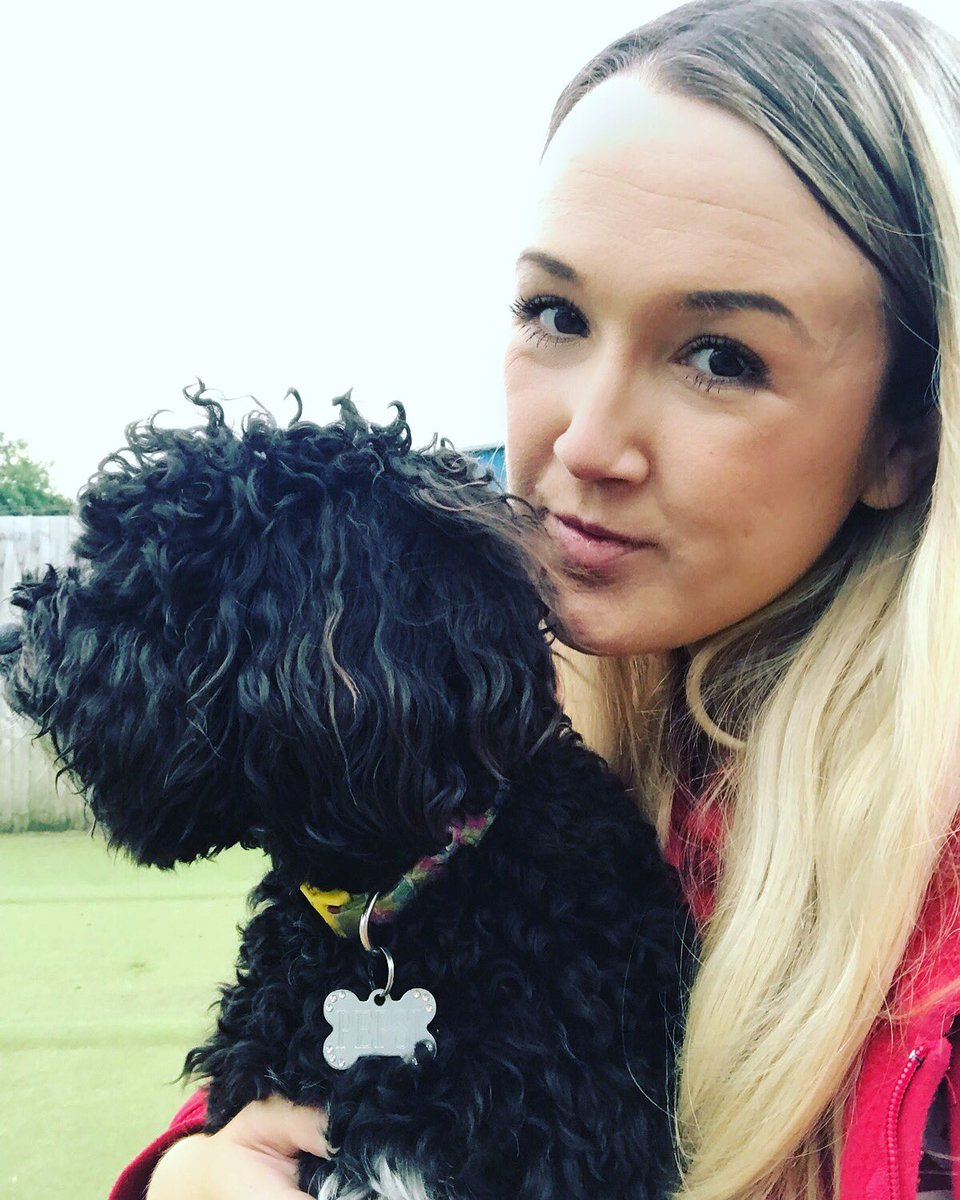 ceriannclaire's tweet photo. Morning snuggles after my night shift #DogsofTwittter #work #caninehandler https://t.co/pVnCJeaQtT