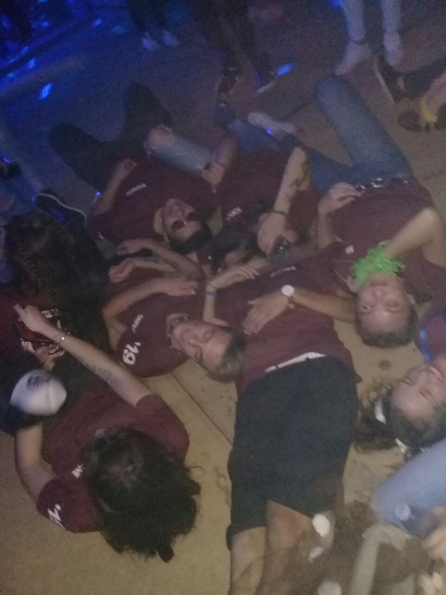 19_zlm's tweet photo. Vamoss que la banda esta calentando motore para lo que se vieneee🔜🍷🍼 https://t.co/IPCErLV2aK