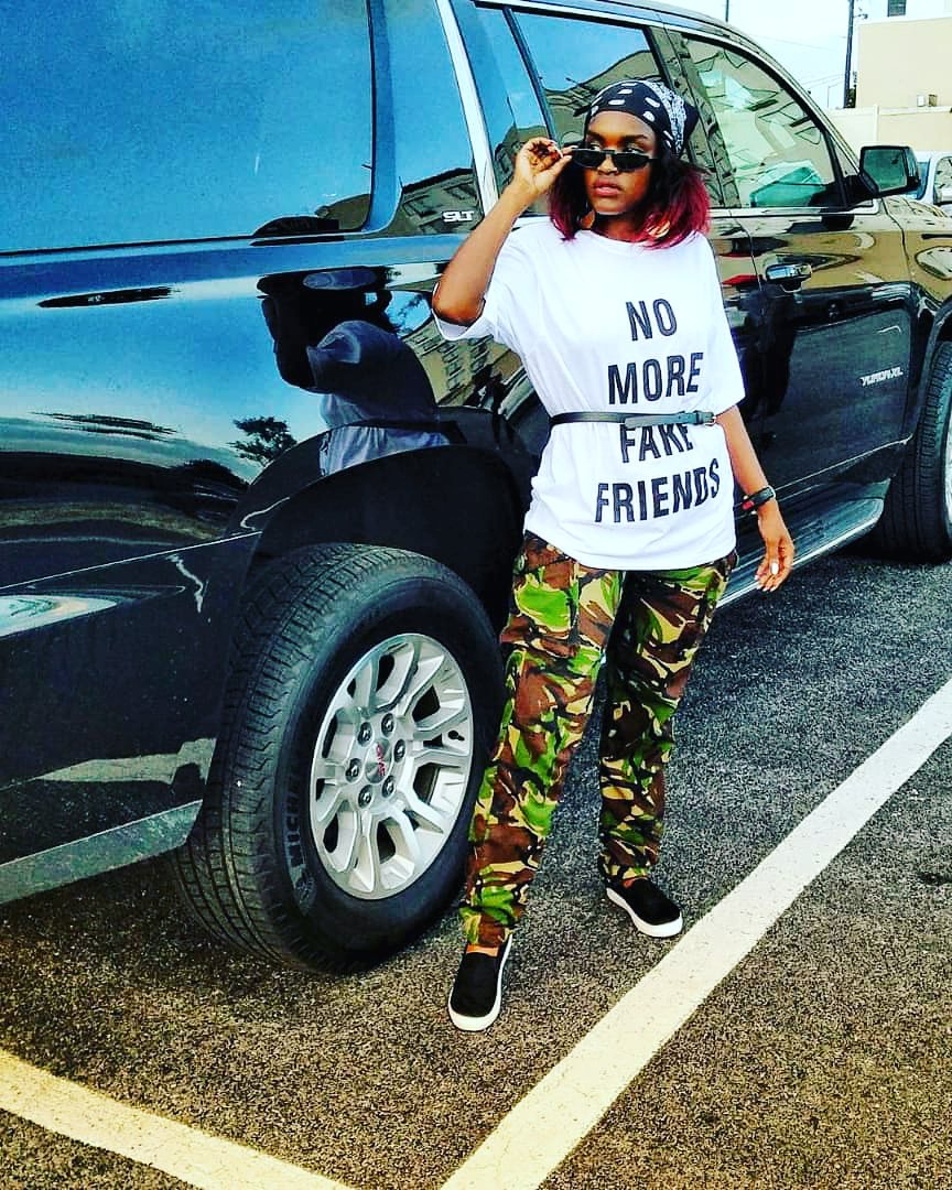 AassiTwaha's tweet photo. Monday resolution
#NoMoreFakeFriends
#NewMonth vibes
@fillemusicug say so
Check out her new hits in her bio
#RunDiTown
#OzinaBulung
#Obasinga https://t.co/4VYz50mc0f