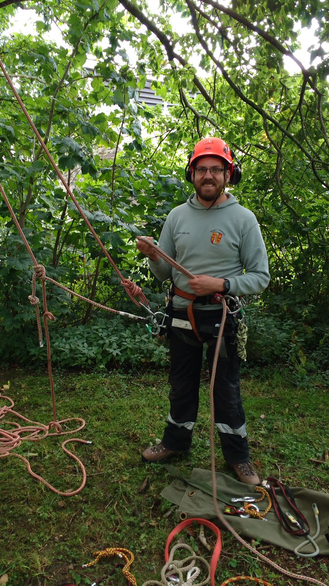 royal_forestry's tweet photo. Congratulations! 2018 RFS Silky Fox Handsaw Awards go to 11 great students from: Horticultural Correspondence College, Coleg Glynllifon , Coleg Llysfasi: @capelmanor @NorthlandColl @MyerscoughColl
https://t.co/TMyZEu8Ai6 #thinktrees #thinkforestry #forestryskills https://t.co/iSptYRYS86