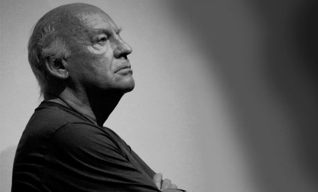 Librosyescritor's tweet photo. "Al fin y al cabo, somos lo que hacemos para cambiar lo que somos".

Eduardo Galeano https://t.co/HokvedRbQB