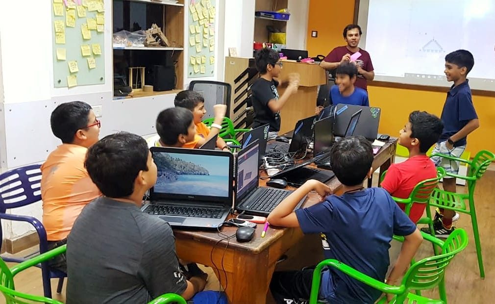 CuriosityGym's tweet photo. First Birthday Celebration by DIY activity at Curiosity Gym! Children learnt to make a “Self-walking Bot” using 3D Printing, DC Motors, Glue Guns and Eco-friendly materials. #3Dprinting #stem #mentoring #innovation #learning #tinkering #prototyping #curiositygym https://t.co/w0fWunvtpD