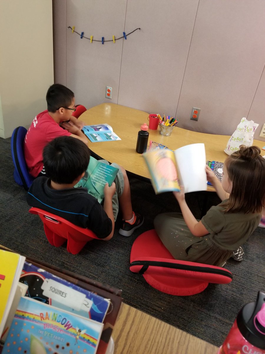 MsKSquires's tweet image. More first week fun. #buildingastrongcommunity @AultElem