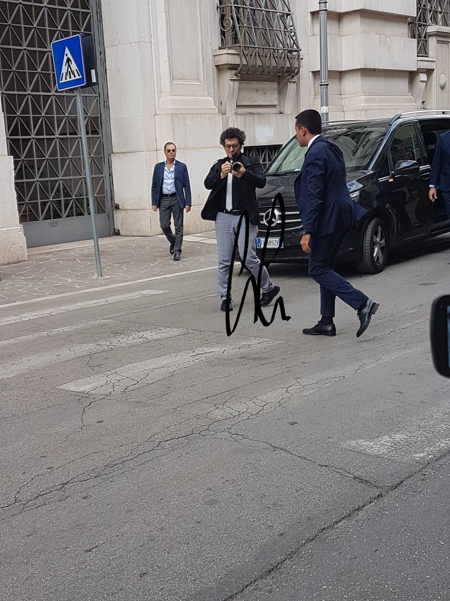 #Caporalato <a href="/luigidimaio/">Luigi Di Maio</a> è arrivato a #Foggia per il vertice in Prefettura