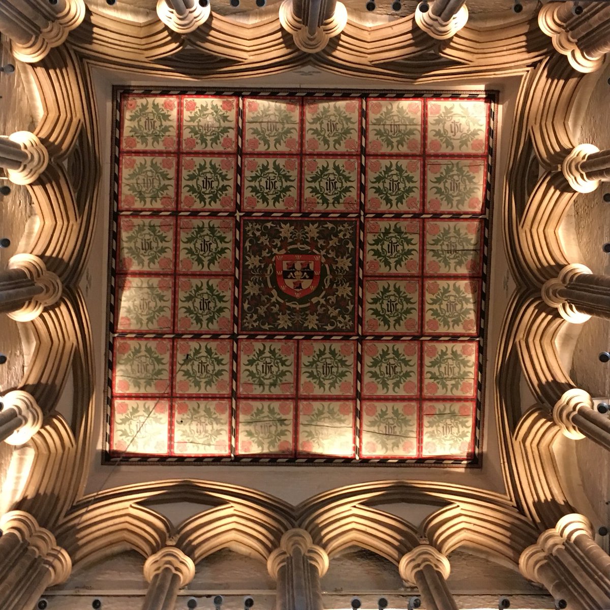 kcarmichael2011's tweet photo. The wonderful chapel at Jesus College Cambridge - 13th Century with 19thC additions, including this wonderful curling designed by Morris. #cambridge #architecture #architecturalhistory #BAACambridge https://t.co/cjhOX4wInK