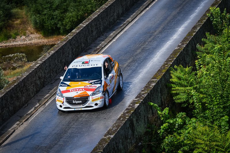 PeugeotES's tweet photo. ¿Cómo se llama el Rally en el que tendrá lugar la próxima prueba de la #PeugeotRallyCupIbérica? Responde y podrás ser el ganador del copilotaje de hoy. (Participa durante las próximas 24h). ¡Síguenos! Más info en las bases https://t.co/Zi37rhpTDk https://t.co/TDNfeZyBmJ