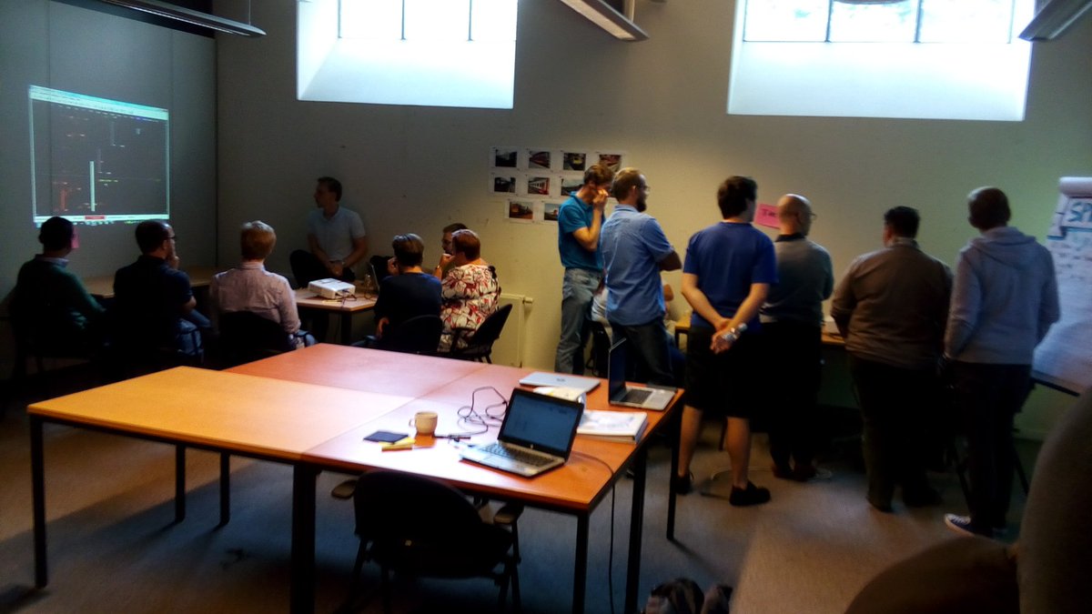 DimitriBauwens's tweet photo. #shiftAndShare in action. Afterwards we will use #W3 to get feedback about the next steps to take. @LSusers @LibStrucBelgium https://t.co/LI5k8volAL