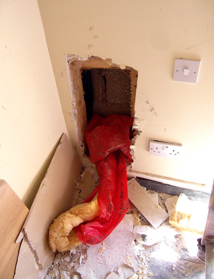 FireTrapIreland's tweet photo. One of several #TimberFrame properties vactated in #Belmayne remains riddled in fire safety defects. #TheAuthorities sit in silence. https://t.co/5KNAhDtW8V