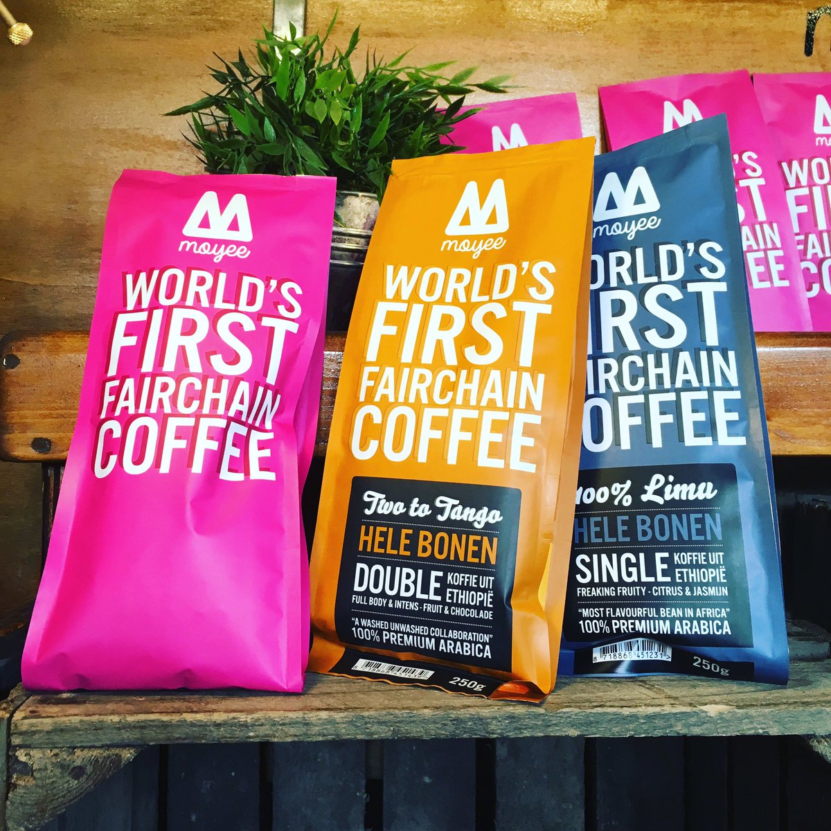 #FAIRCHAIN x #BLOCKCHAIN - Join are next Borrel with <a href="/moyeecoffee/">Guido-Moyee Coffee</a> and <a href="/FairChainOrg/">FairChain</a> on Sept 6th <a href="/SIFUtrecht/">SIFUtrecht</a> #socialimpact #Coffee Sign up here: borrelofthepyramid.org/2018/09/03/fai…