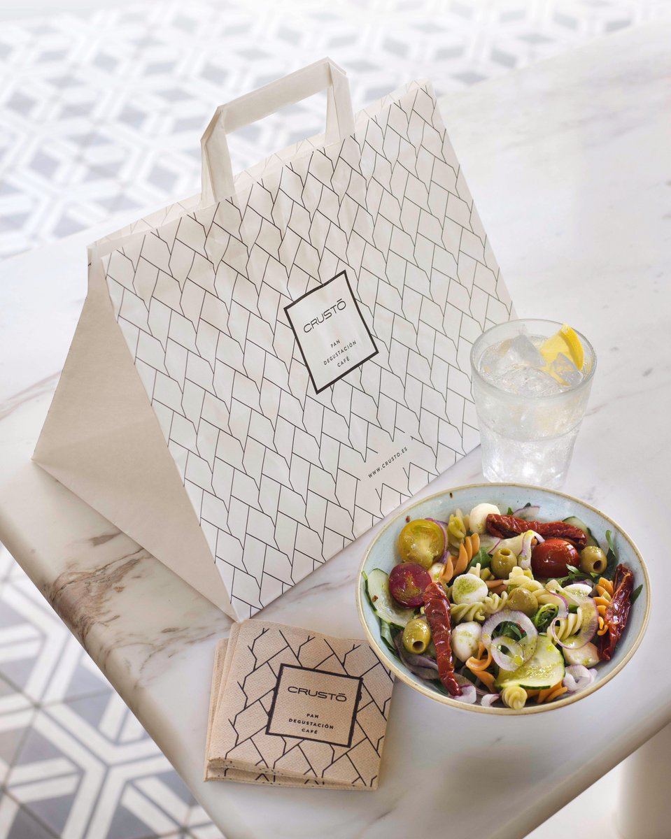 ¡Damos la bienvenida a septiembre llenos de energía! 
Antes de subir a la oficina, recoge tu MENÚ RAPIDE en nuestras tiendas de Zurbano 26 y Gaztambide 3 de Madrid.
Ensalada completa y bebida take away para que no tengas que esperar 😏... Fresco, delicioso, ¡y listo para llevar!