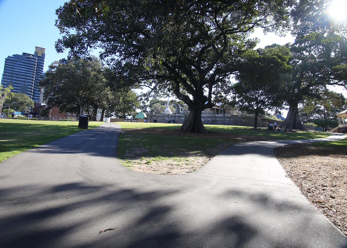 patheticalerror's tweet image. current mood: freaking out a tiny (big) bit after recognising a place in @ThomasSanders instagram story as a place i photographed like 2 years ago (+ where my parents got engaged??) wow i love sydney
(second is mine)