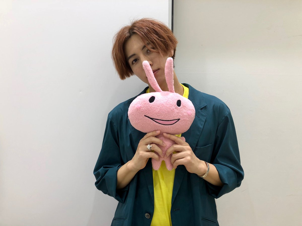 hokke_danzen's tweet photo. 三谷怜央からのお知らせホ♪
Hi!Superb 2nd SINGLE『Bring Out The Heroes』NOW ON SALEホ！ 10/28(日)『Hi!SuBUSTERS! in 恵比寿ザ・ガーデンホール』開催ホ！ 
詳しくは Hi!Superb オフィシャル WEB サイトまでホ～！https://t.co/zMcdSOEMlc https://t.co/3cCUAI5rYG